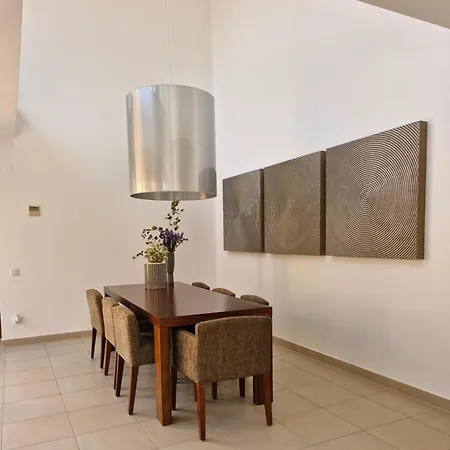 Sal- Pool & Escape *