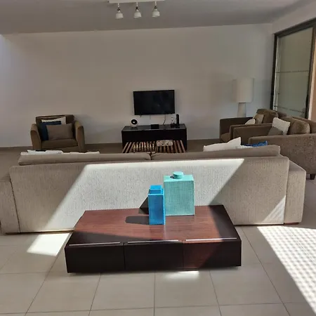 Sal- Pool & Escape ギーア