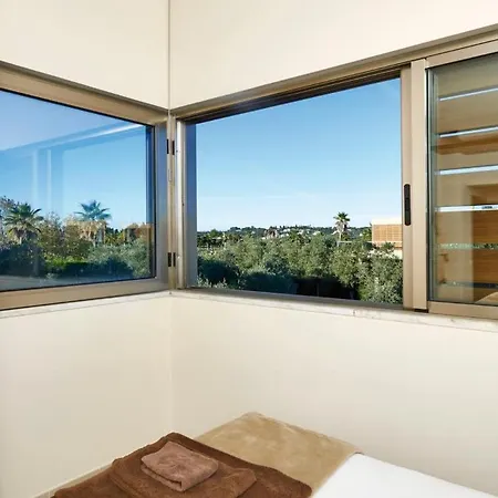 Sal- Pool & Escape Villa