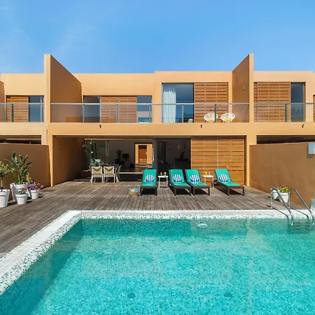 Sal- Pool & Escape *