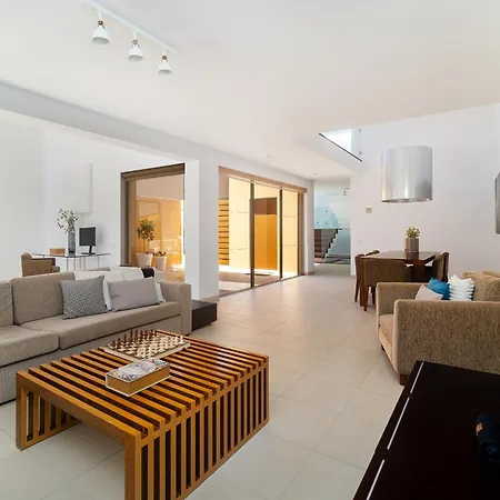 Sal- Pool & Escape Villa
