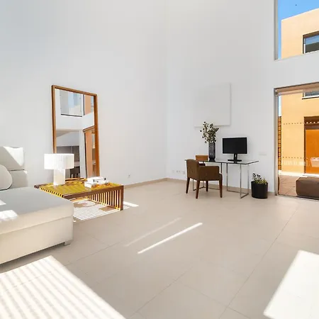 Sal- Pool & Escape *