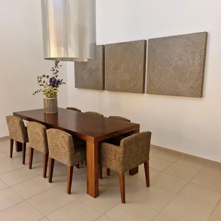 Sal- Pool & Escape Guia (Faro)