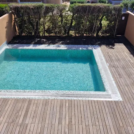 Sal- Pool & Escape *