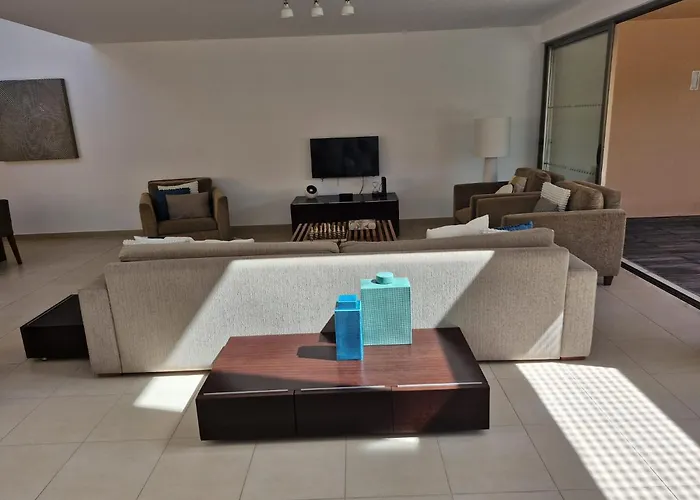 Sal- Pool & Escape 기아