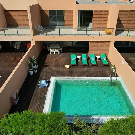 Sal- Pool & Escape